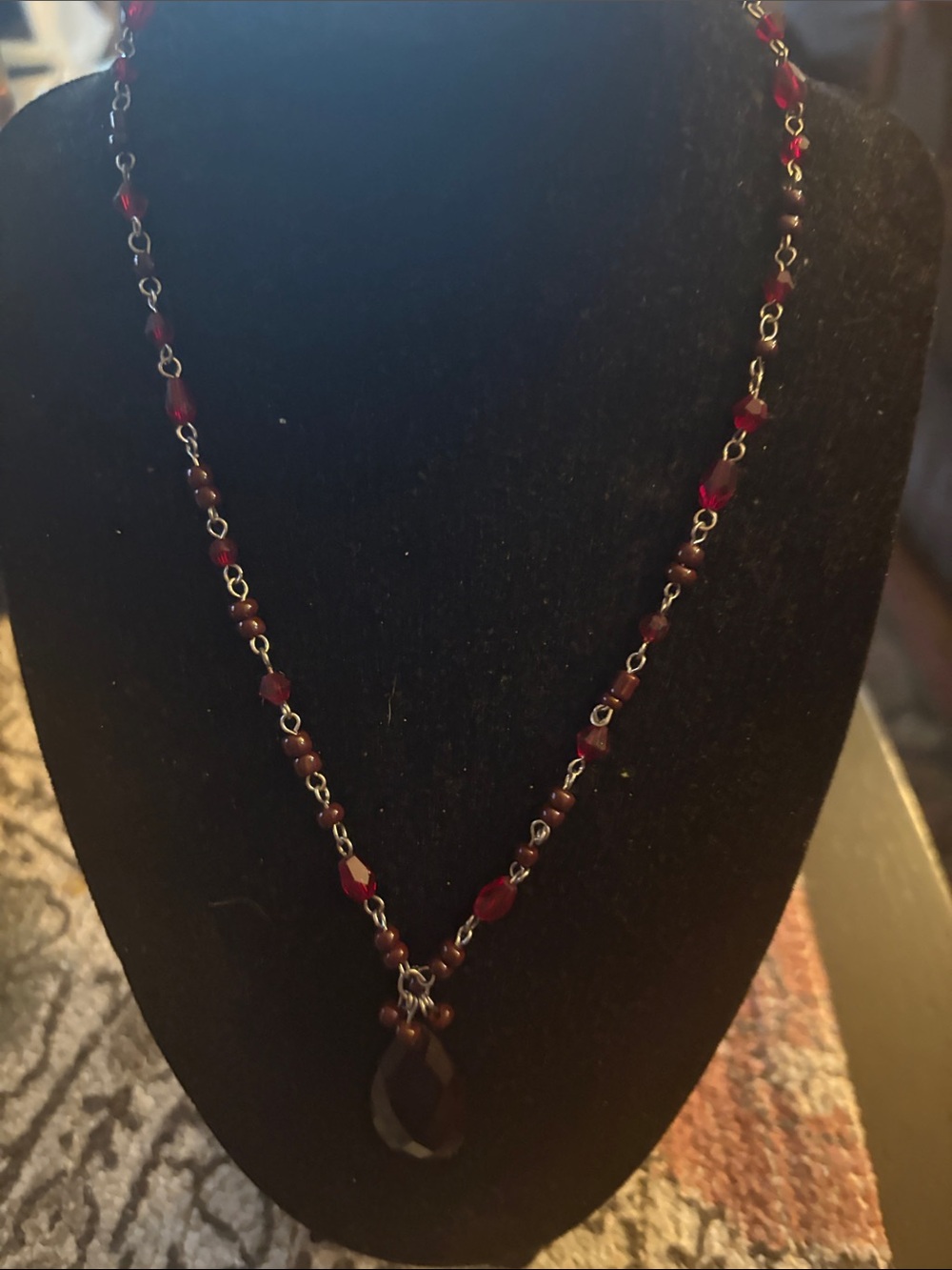 Elegant Garnet Bead Pendant Necklace - Women Jewelry